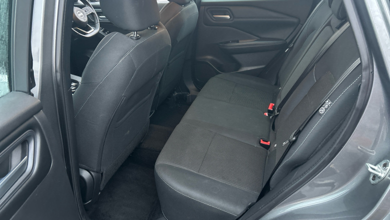 Nissan Qashqai 1.3 DiG-T MH Acenta Premium 5dr Petrol Hatchback